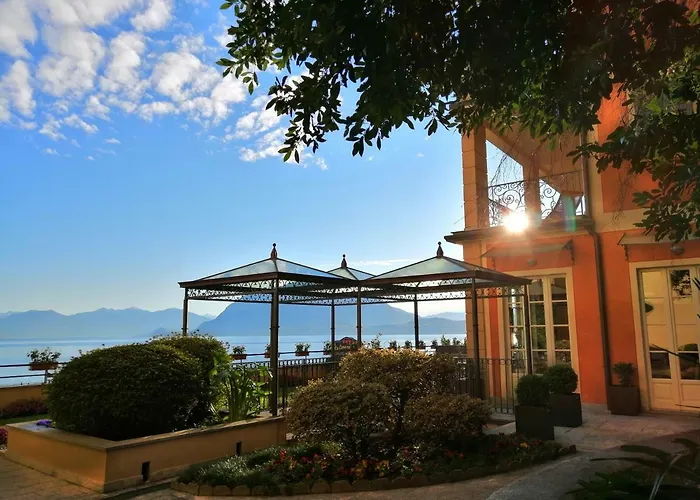 La Luna Nel Porto Stresa