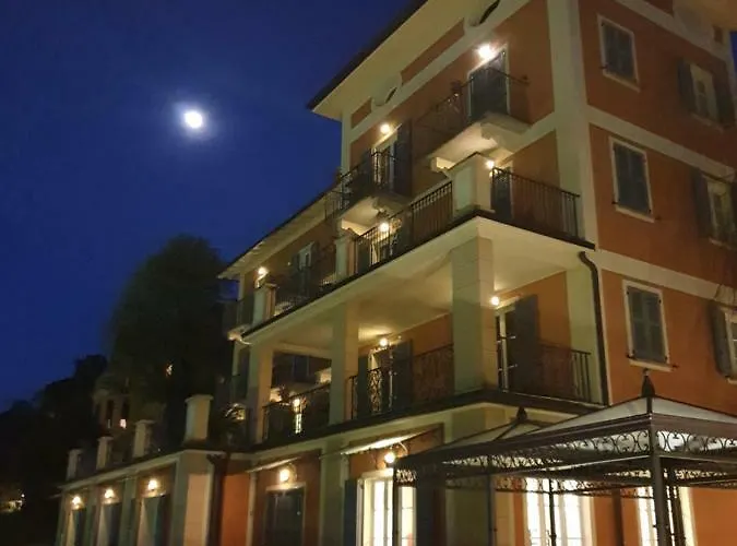 Szálloda La Luna Nel Porto Stresa